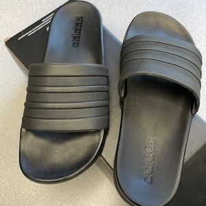 Black men’s adidas slides size 6. Worn for 3 hours. Not for me